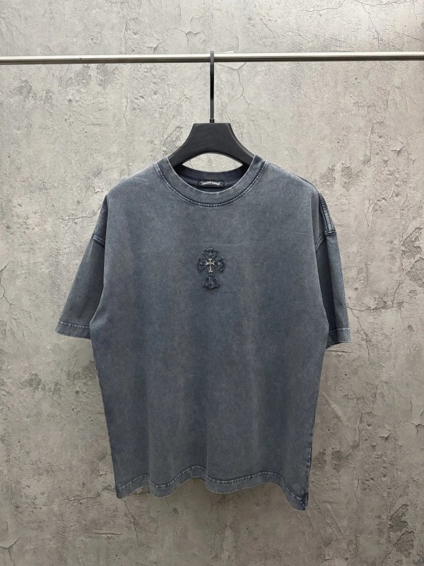 Chrome Hearts Gray Distressed T-Shirt Review: Three Body Types, One Size L — Where the "Relaxed" Fit Actually Lands