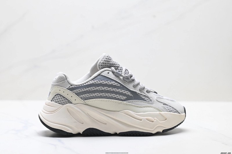 Yeezy 700 Grey Sneakers Review: Bench Scale, Calipers and a $31.34 Price Tag